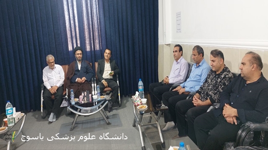 دیدار مدیر و پرسنل شبکه بهداشت و درمان لنده با امام جمعه شهرستان به مناسبت هفته سلامت